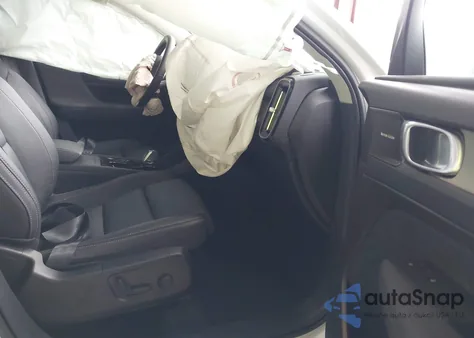 2024 Volvo Xc40 B5 Ultimate Bright Theme z USA, uszkodzony, nr VIN YV4L12UF2R2208237